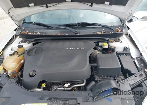 2011 Chrysler 200 Limited z USA, uszkodzony, nr VIN 1C3BC7EG8BN599576